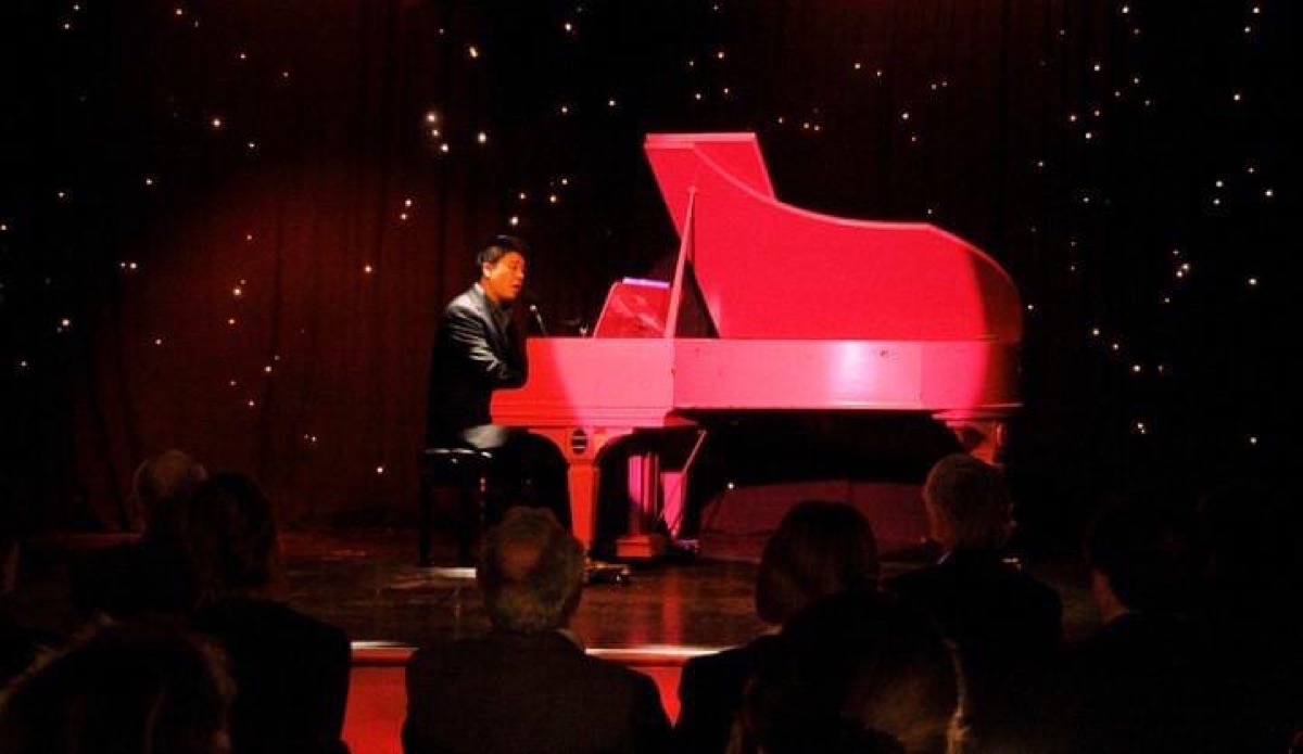 Tiankai Feng performing piano